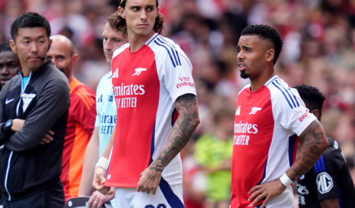 Arsenal won the game with two headers and easily defeated Lyon to win the Emirates Cup